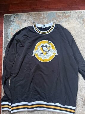 Exclusive Pittsburgh penguins fourth wing crew neck